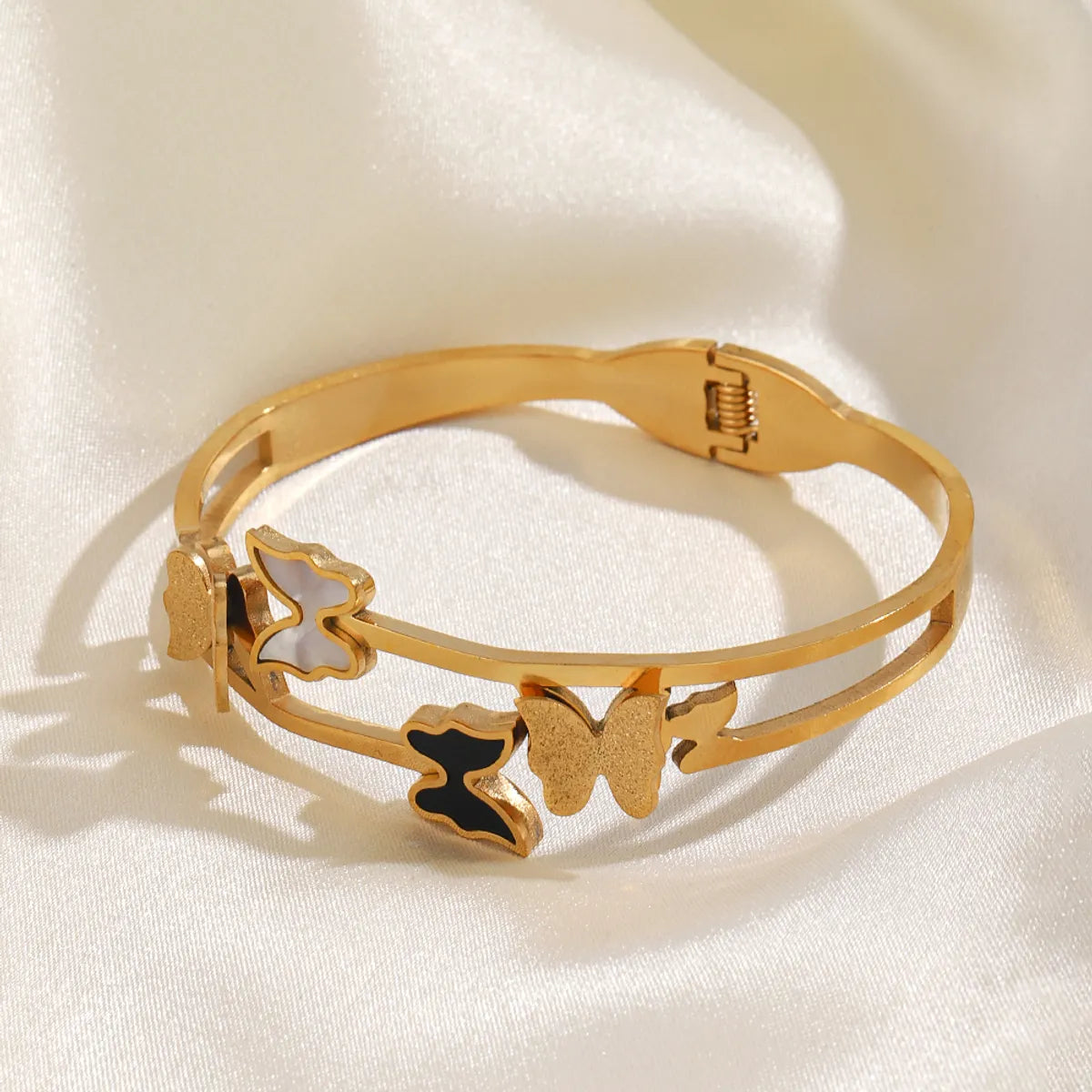 Ig Style Butterfly Stainless Steel Plating 18k Gold Plated Bangle