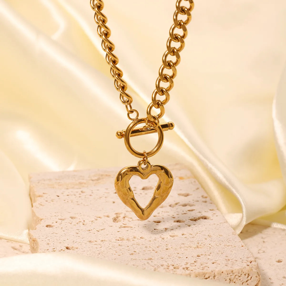 Ig Style Casual Heart Shape Stainless Steel Toggle Plating Hollow Out 18k Gold Plated Pendant Necklace