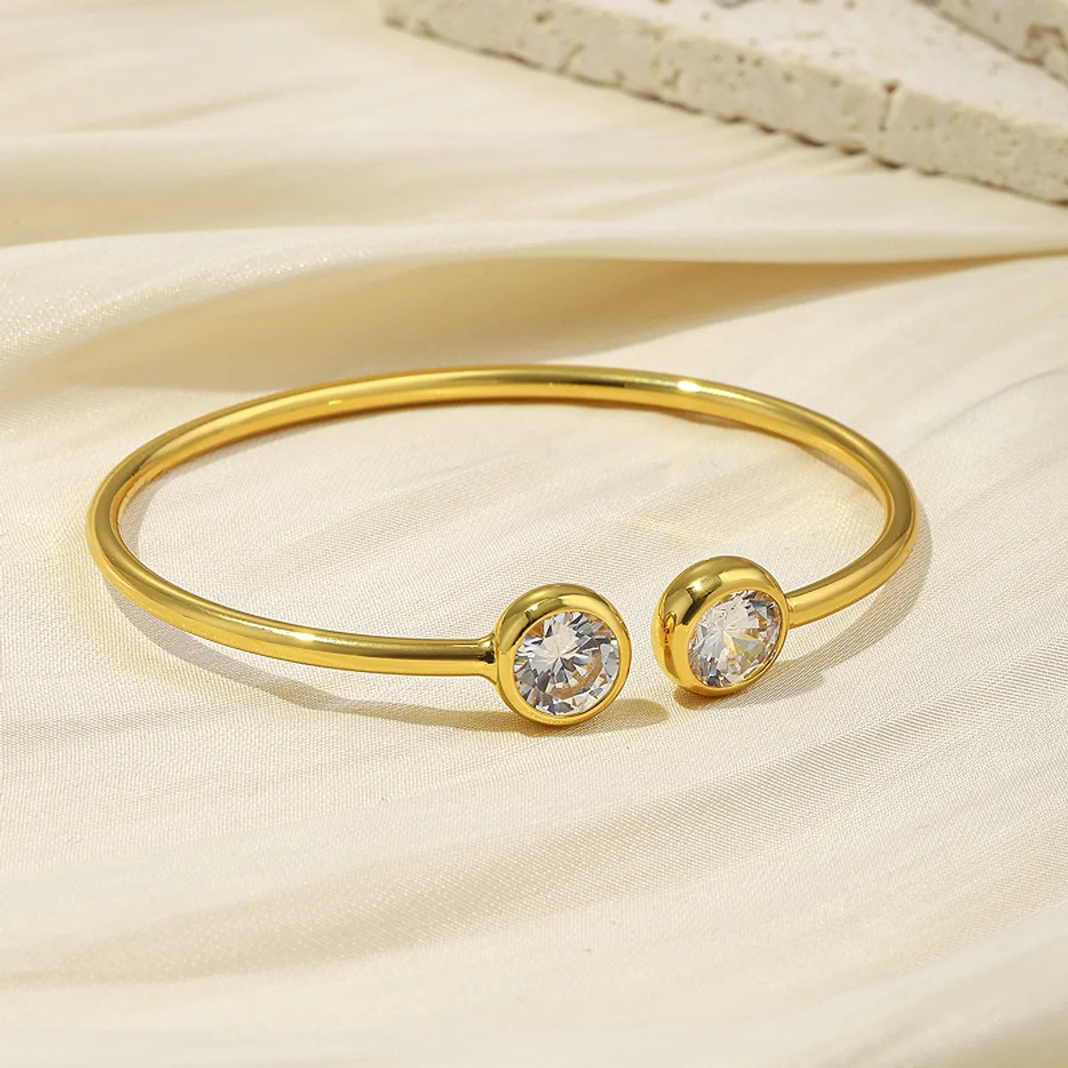 Ig Style Elegant French Style Solid Color Copper Plating Inlay Zircon 18k Gold Plated Bangle