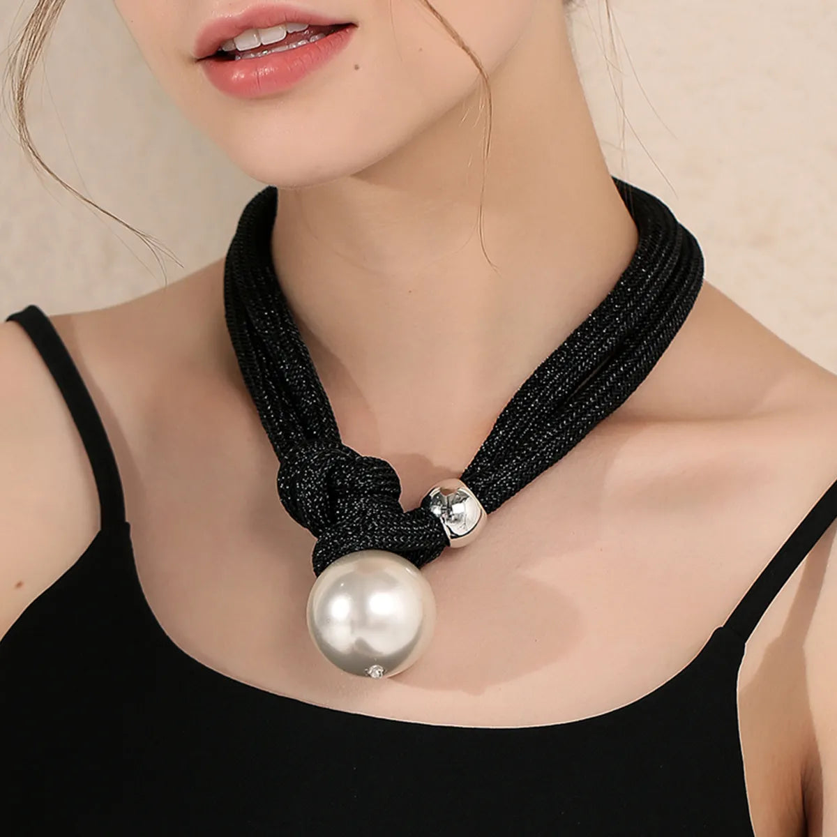 Ig Style Elegant Geometric Imitation Pearl Metal Women'S Choker