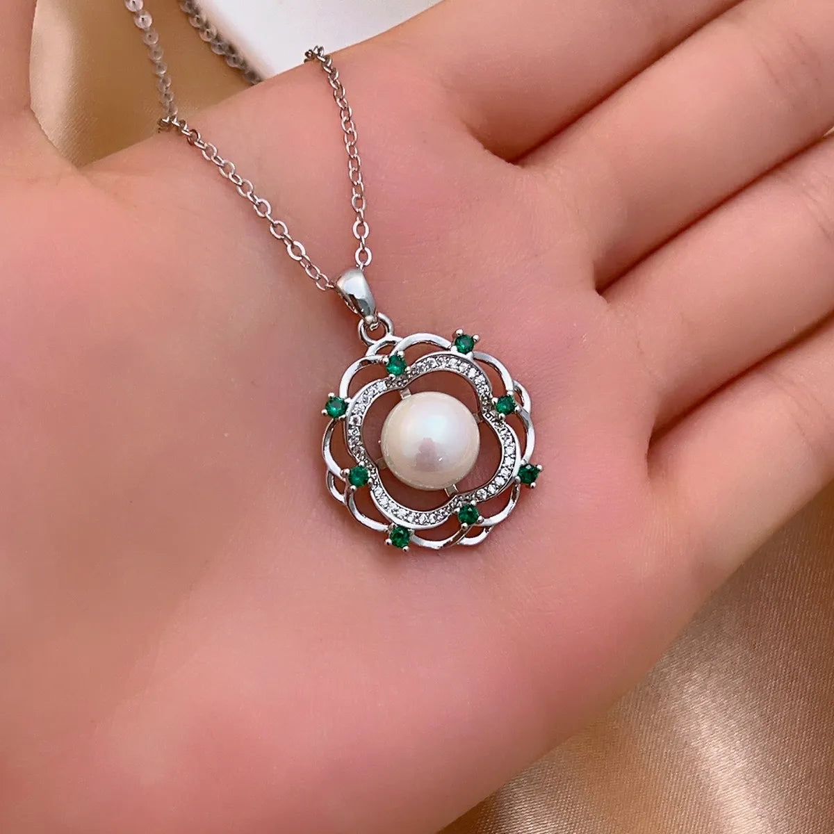 Ig Style Elegant Original Design Water Droplets Copper Plating Inlay Pearl Zircon White Gold Plated Gold Plated Pendant Necklace