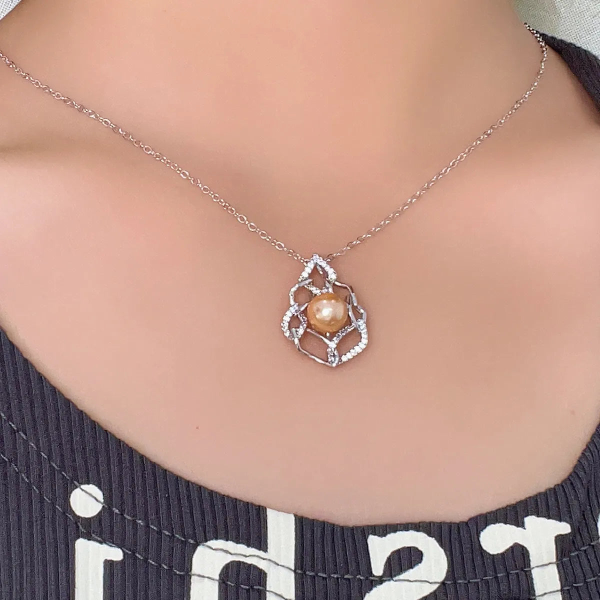 Ig Style Elegant Original Design Water Droplets Copper Plating Inlay Pearl Zircon White Gold Plated Gold Plated Pendant Necklace