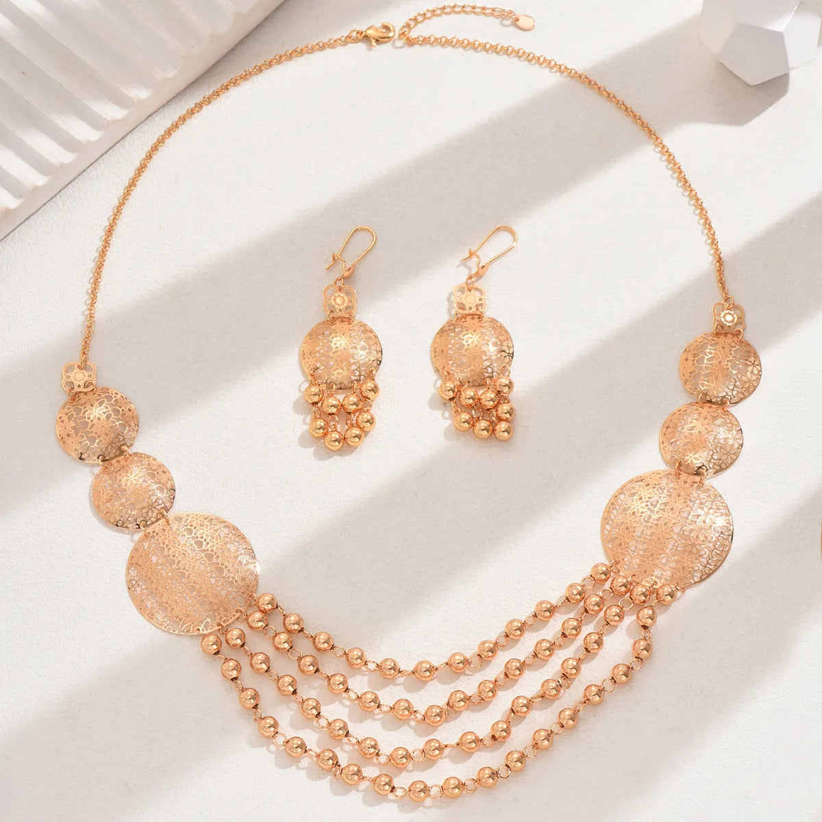 IG Style Elegant Round Flower Iron Hollow Out Imitation Gold  Women'S Jewelry Set