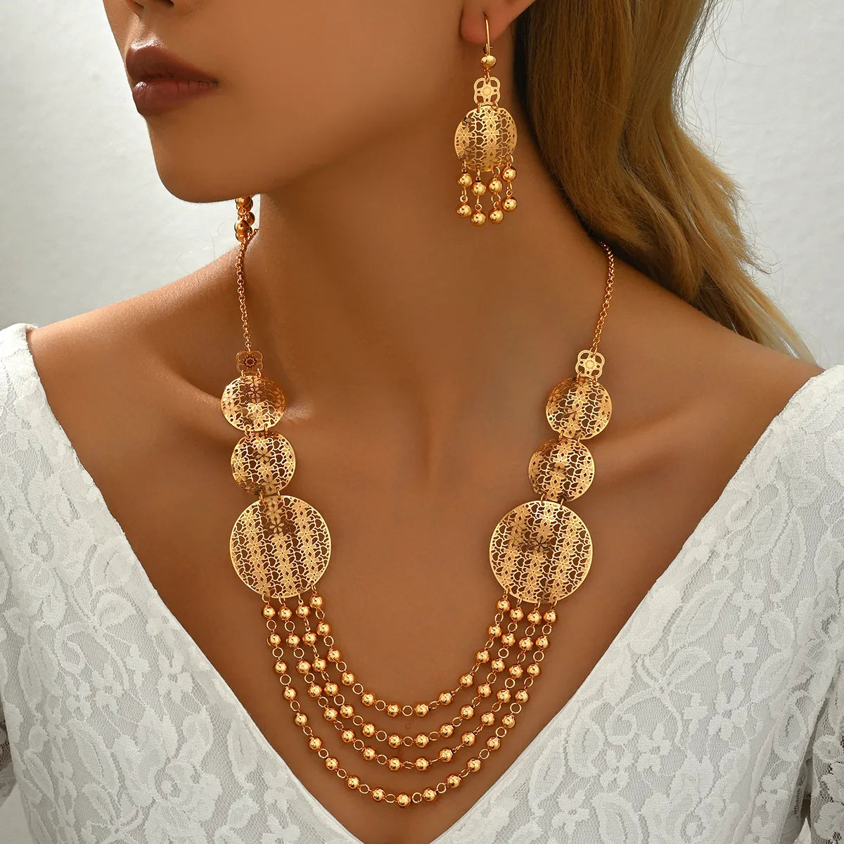 IG Style Elegant Round Flower Iron Hollow Out Imitation Gold  Women'S Jewelry Set