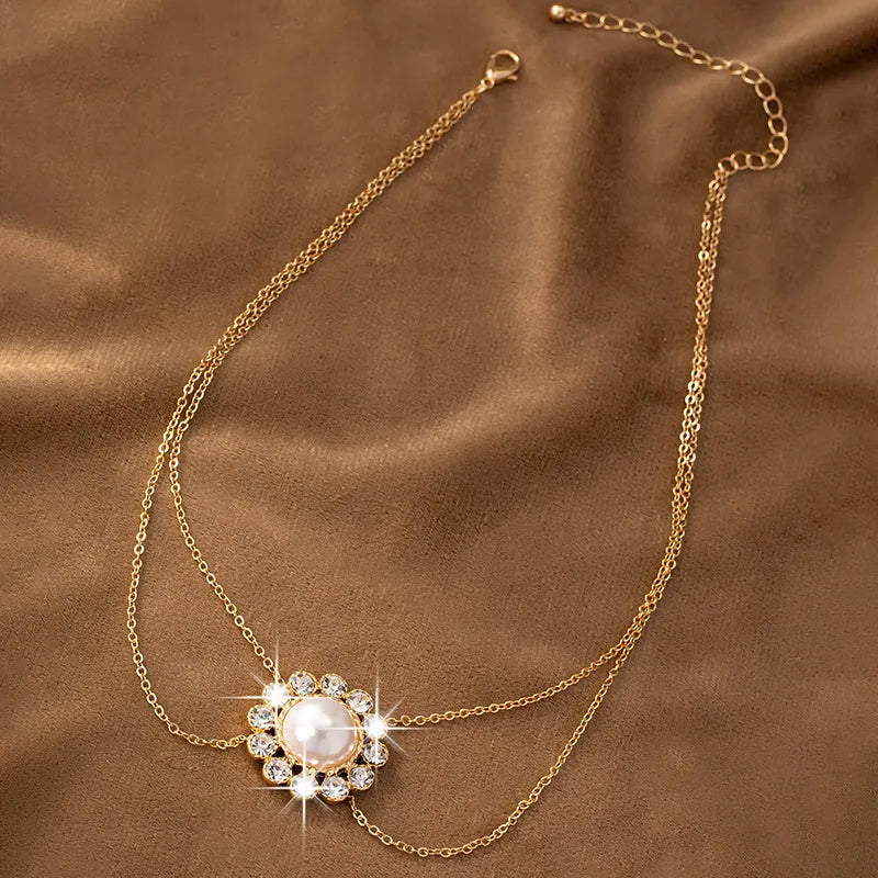 IG Style Elegant Shiny Flower Ferroalloy Zinc Alloy Inlay Pearl Zircon 14K Gold Plated Women'S Necklace