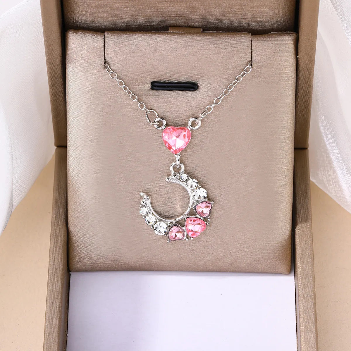 IG Style Elegant Simple Style Moon Heart Shape Diamond Alloy Wholesale Pendant Necklace