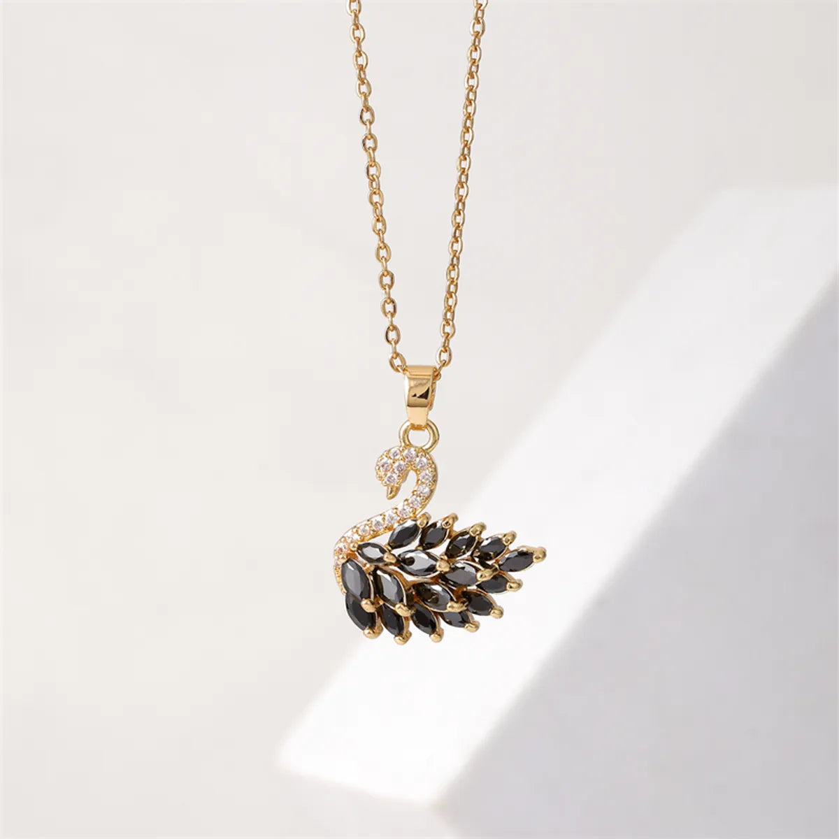 Ig Style Elegant Simple Style Swan Copper Plating Inlay Zircon Gold Plated Necklace