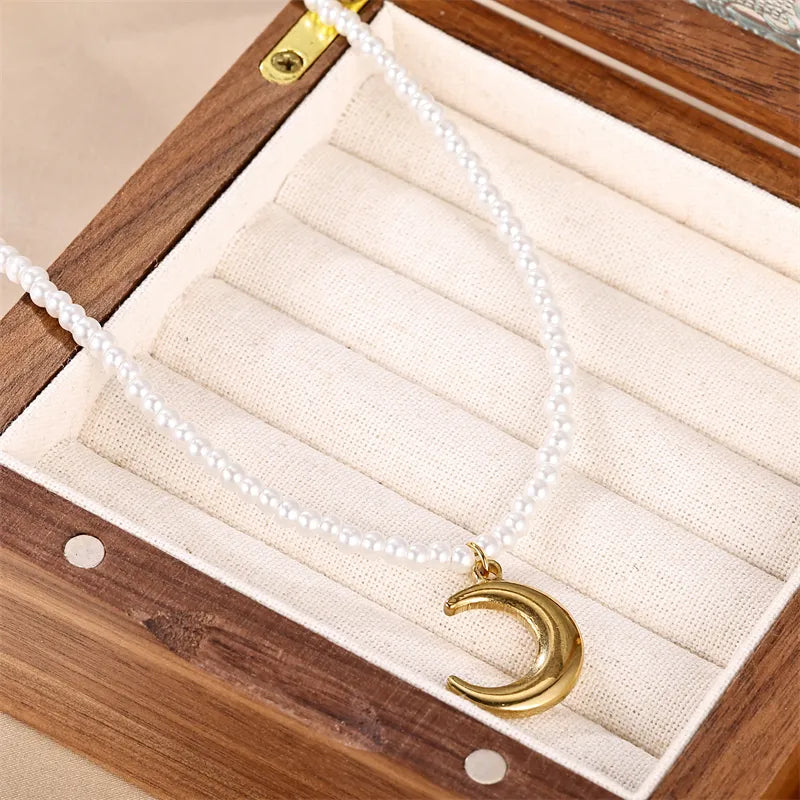 Ig Style French Style Moon Chili Stainless Steel Artificial Pearl Plating 18k Gold Plated Pendant Necklace