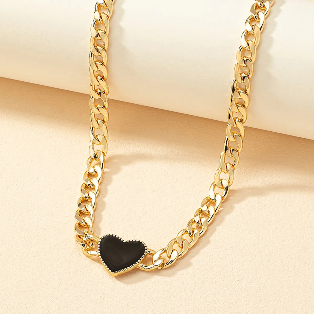 Ig Style Heart Shape Alloy Enamel Plating 14k Gold Plated Women's Choker