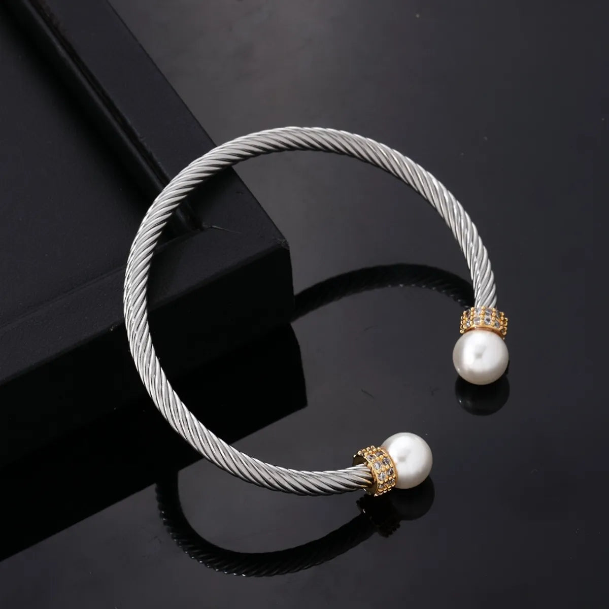 Ig Style Hip-hop C Shape Stainless Steel Titanium Steel Plating Inlay Pearl Zircon Bangle