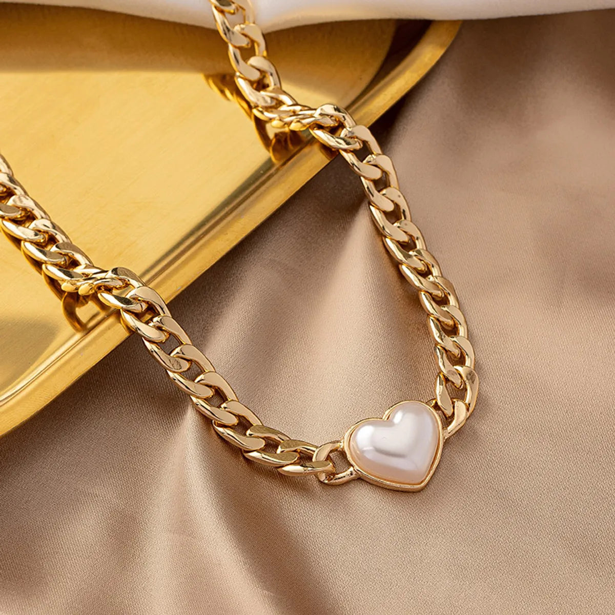 Ig Style Retro Commute Heart Shape Alloy Plating Inlay Pearl Women's Necklace