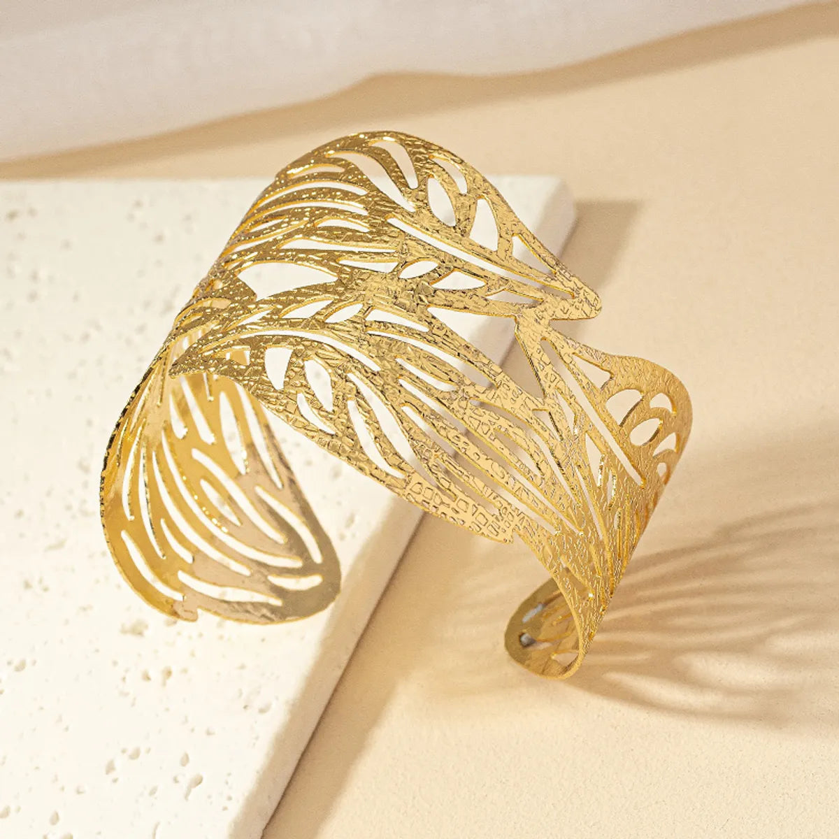 Ig Style Retro Leaves Alloy Plating Women's Bangle