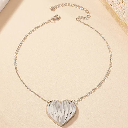 Ig Style Retro Roman Style Heart Shape Alloy Plating Women'S Pendant Necklace