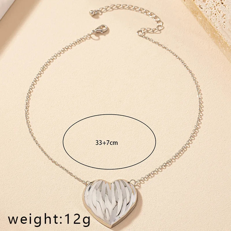 Ig Style Retro Roman Style Heart Shape Alloy Plating Women'S Pendant Necklace