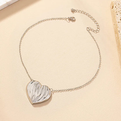 Ig Style Retro Roman Style Heart Shape Alloy Plating Women'S Pendant Necklace