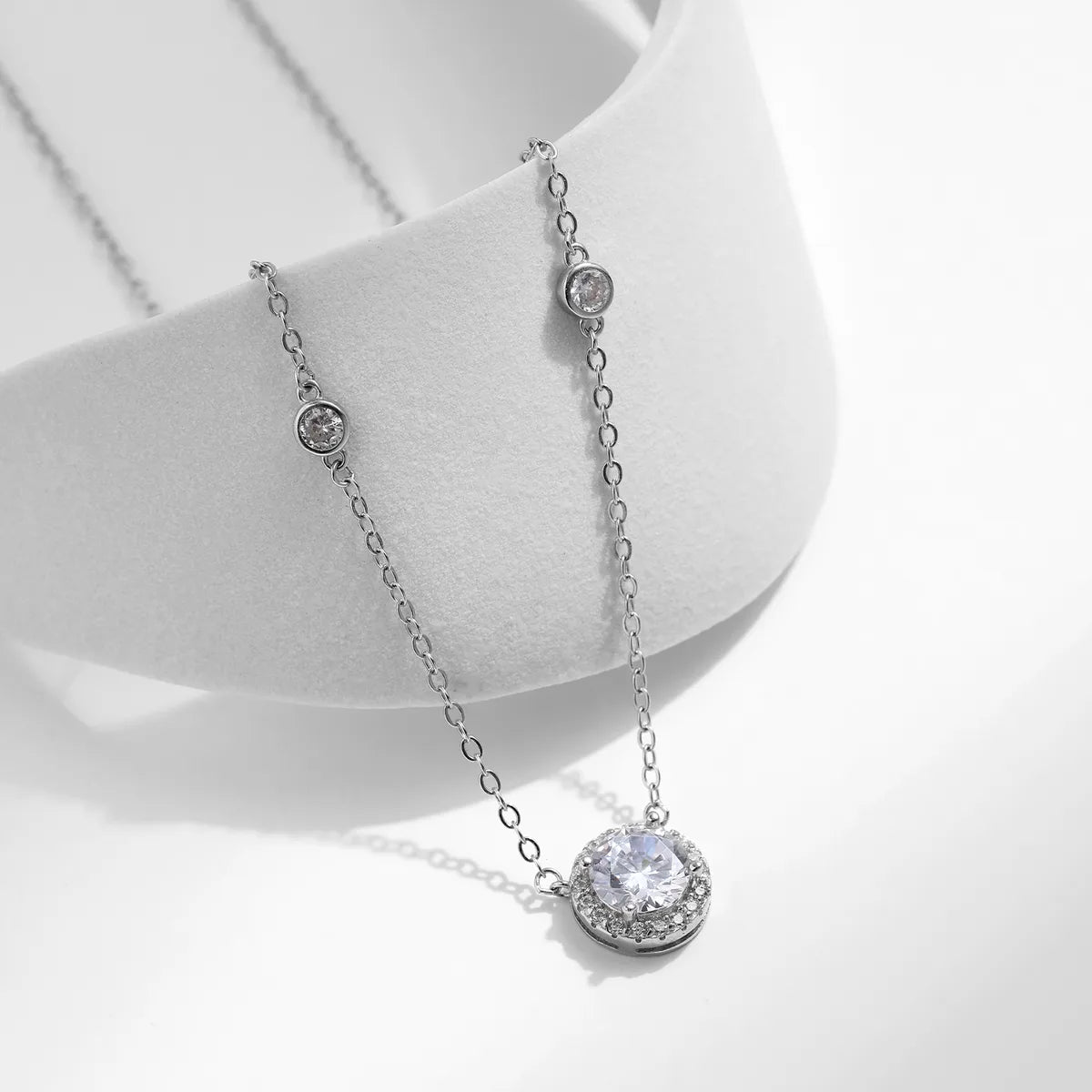 Ig Style Shiny Round Sterling Silver Rhodium Plated Zircon Necklace In Bulk