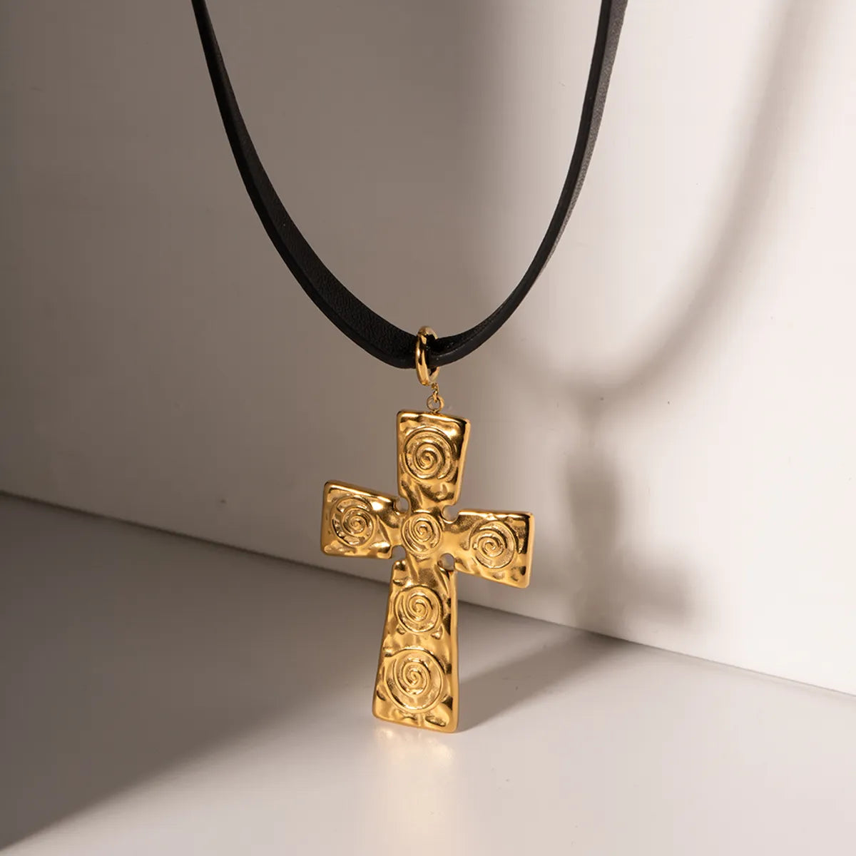 IG Style Simple Style Cross 304 Stainless Steel Leather Rope 18K Gold Plated Women's Pendant Necklace