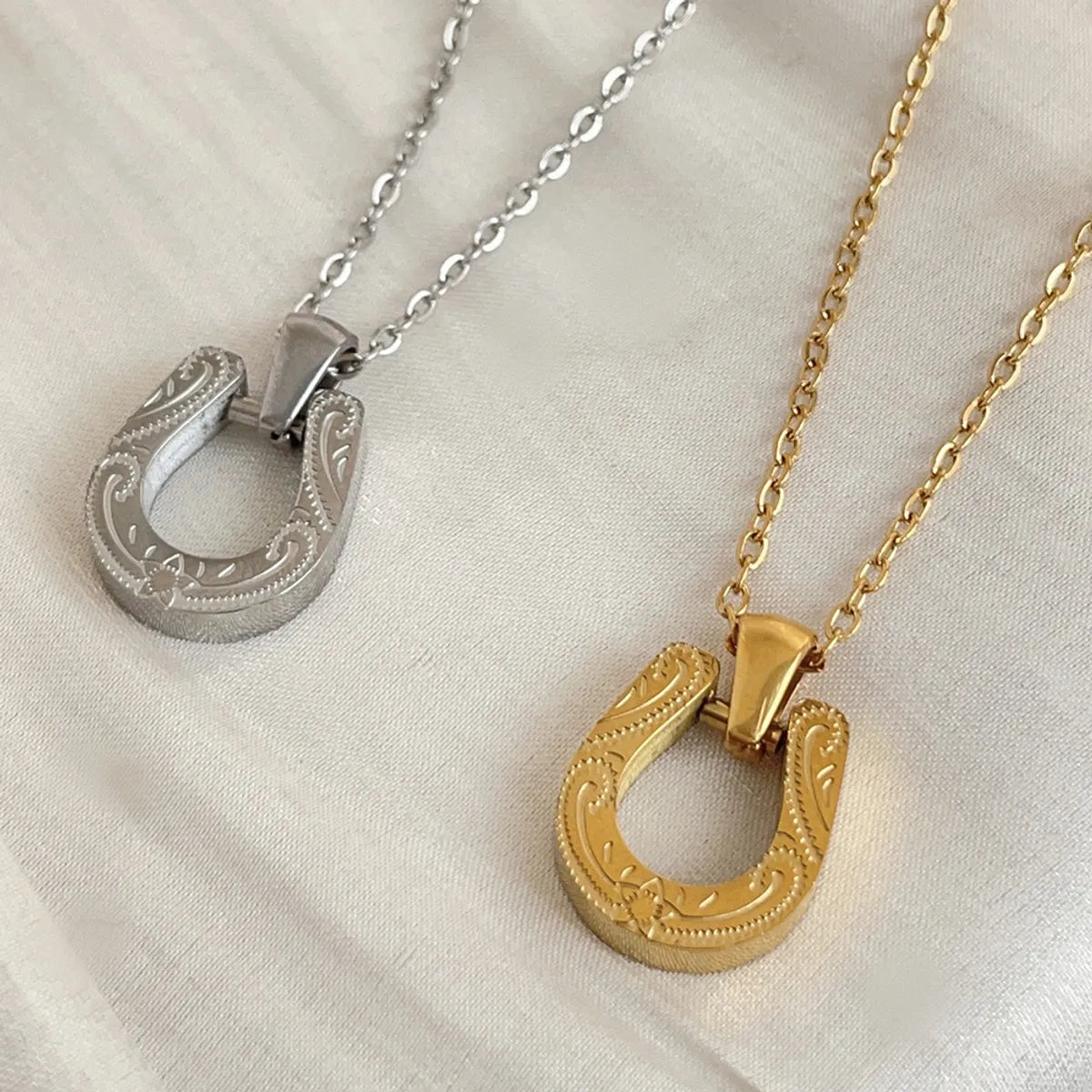 Ig Style Simple Style Horseshoe Titanium Steel Plating Inlay Zircon Pendant Necklace Long Necklace