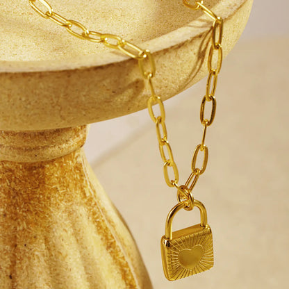 Ig Style Simple Style Lock Stainless Steel Plating 18k Gold Plated Pendant Necklace