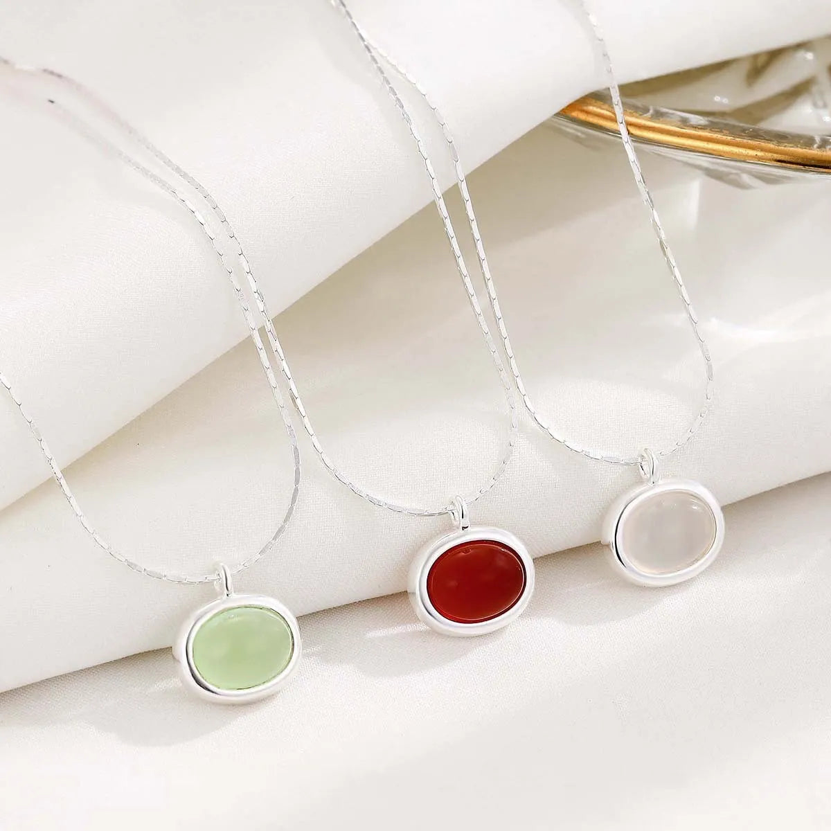 Ig Style Simple Style Round Sterling Silver Artificial Gemstones Pendant Necklace In Bulk