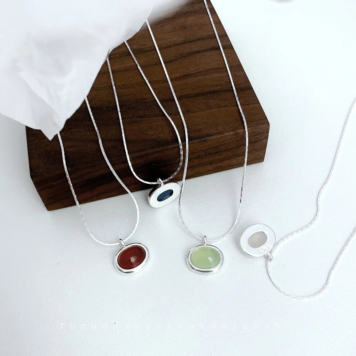 Ig Style Simple Style Round Sterling Silver Artificial Gemstones Pendant Necklace In Bulk