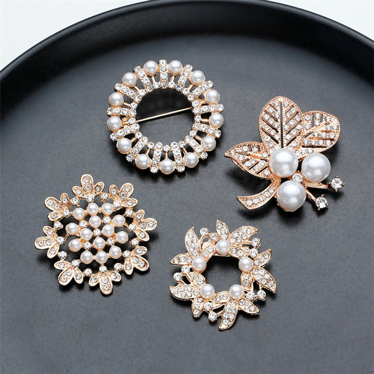 IG Style Simple Style Shiny Leaf Flower Alloy Inlay Rhinestones Pearl Women'S Brooches