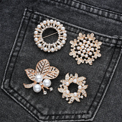 IG Style Simple Style Shiny Leaf Flower Alloy Inlay Rhinestones Pearl Women'S Brooches