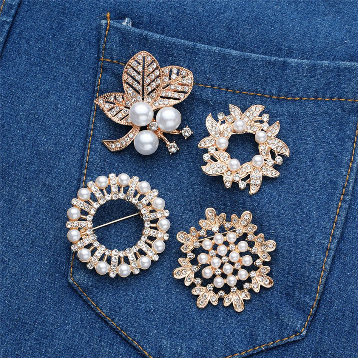 IG Style Simple Style Shiny Leaf Flower Alloy Inlay Rhinestones Pearl Women'S Brooches