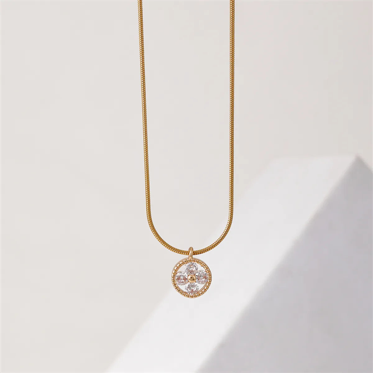 Ig Style Simple Style Snowflake Stainless Steel Copper Plating Inlay Zircon Gold Plated Pendant Necklace