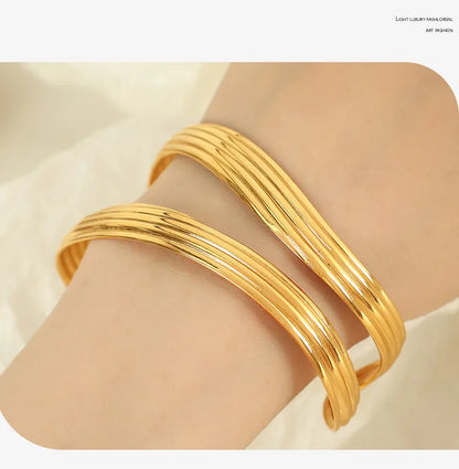 IG Style Simple Style Solid Color 304 Stainless Steel 18K Gold Plated Bangle In Bulk