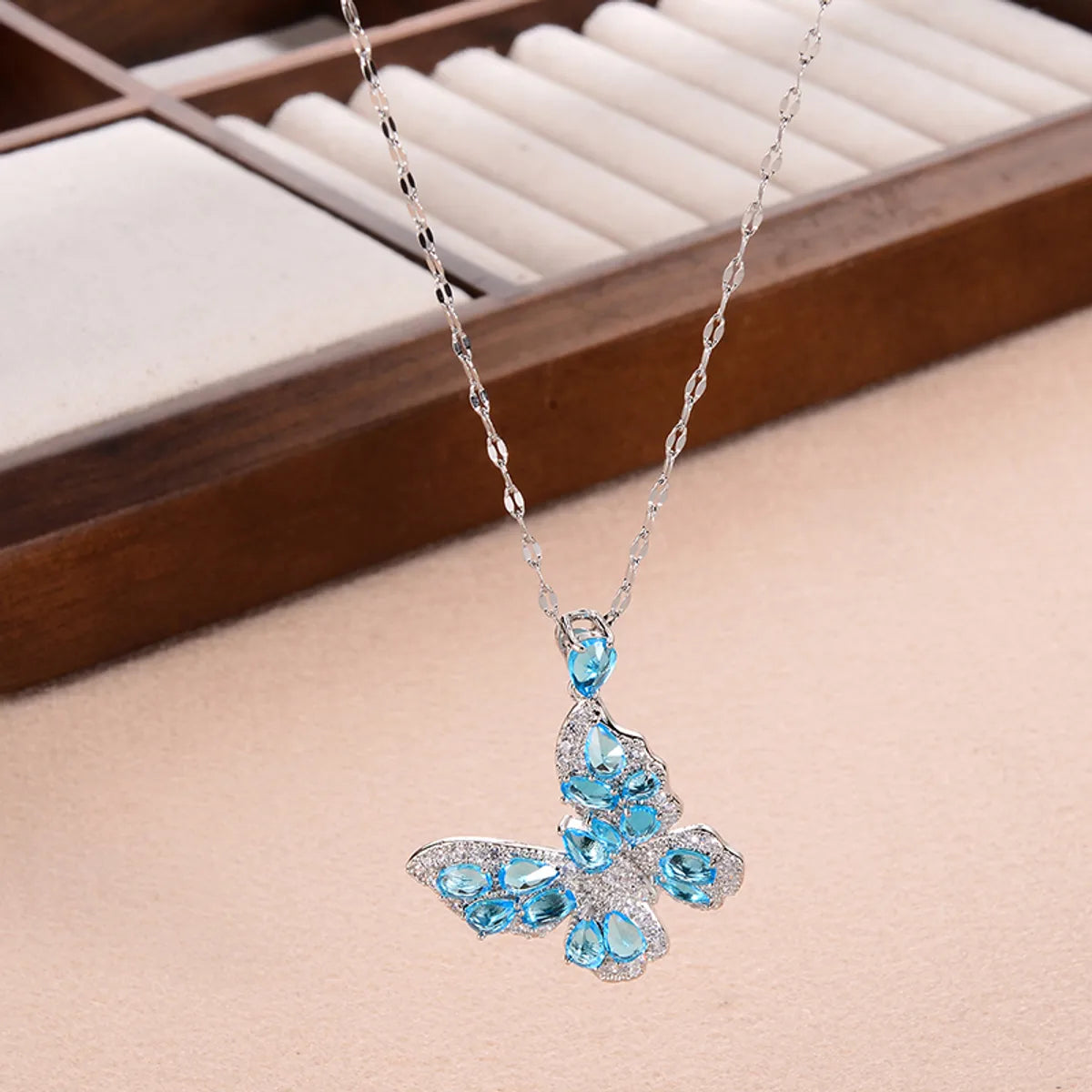 Ig Style Sweet Butterfly Copper Plating Inlay Zircon Pendant Necklace