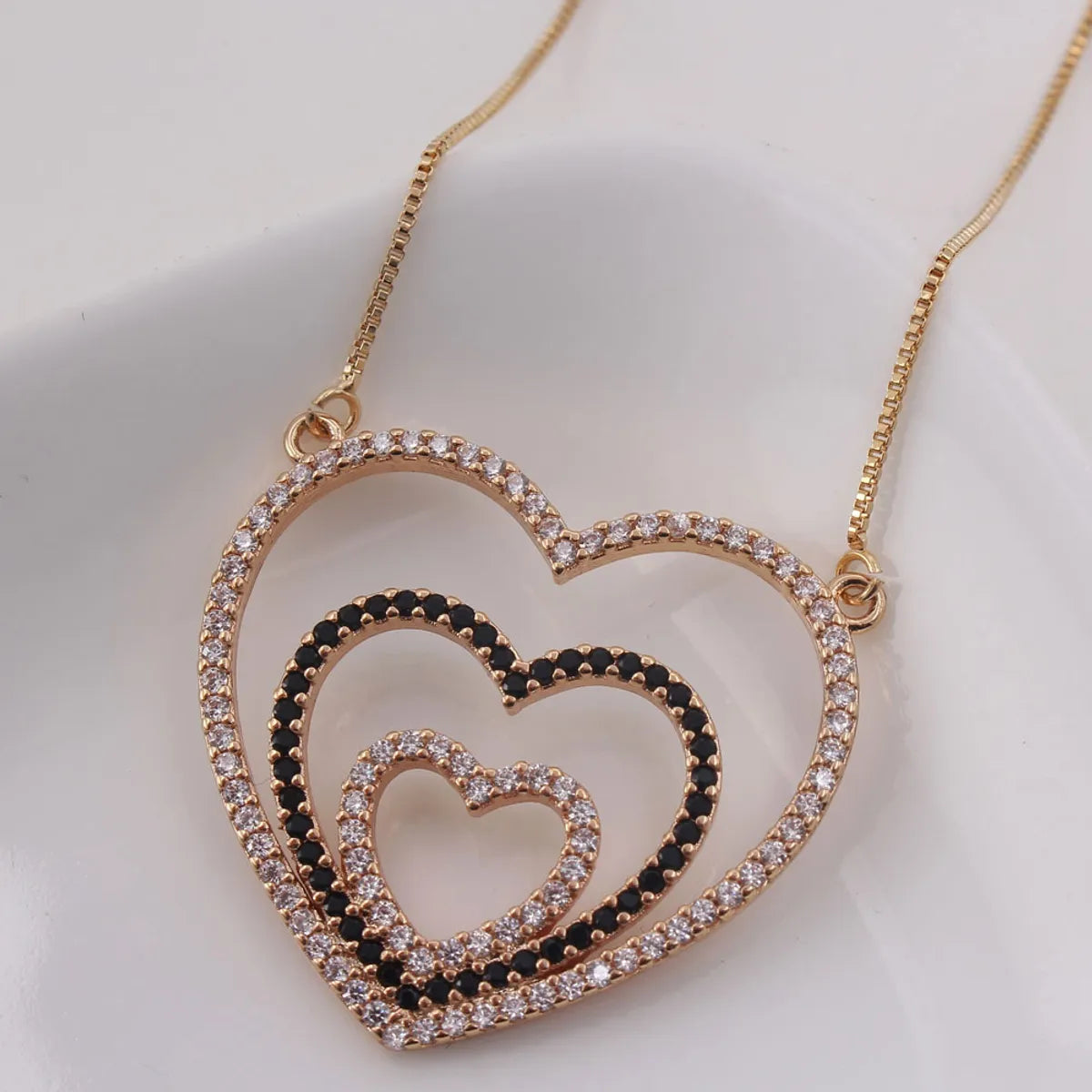 Ig Style Sweet Simple Style Heart Shape Copper Gold Plated Zircon Pendant Necklace In Bulk