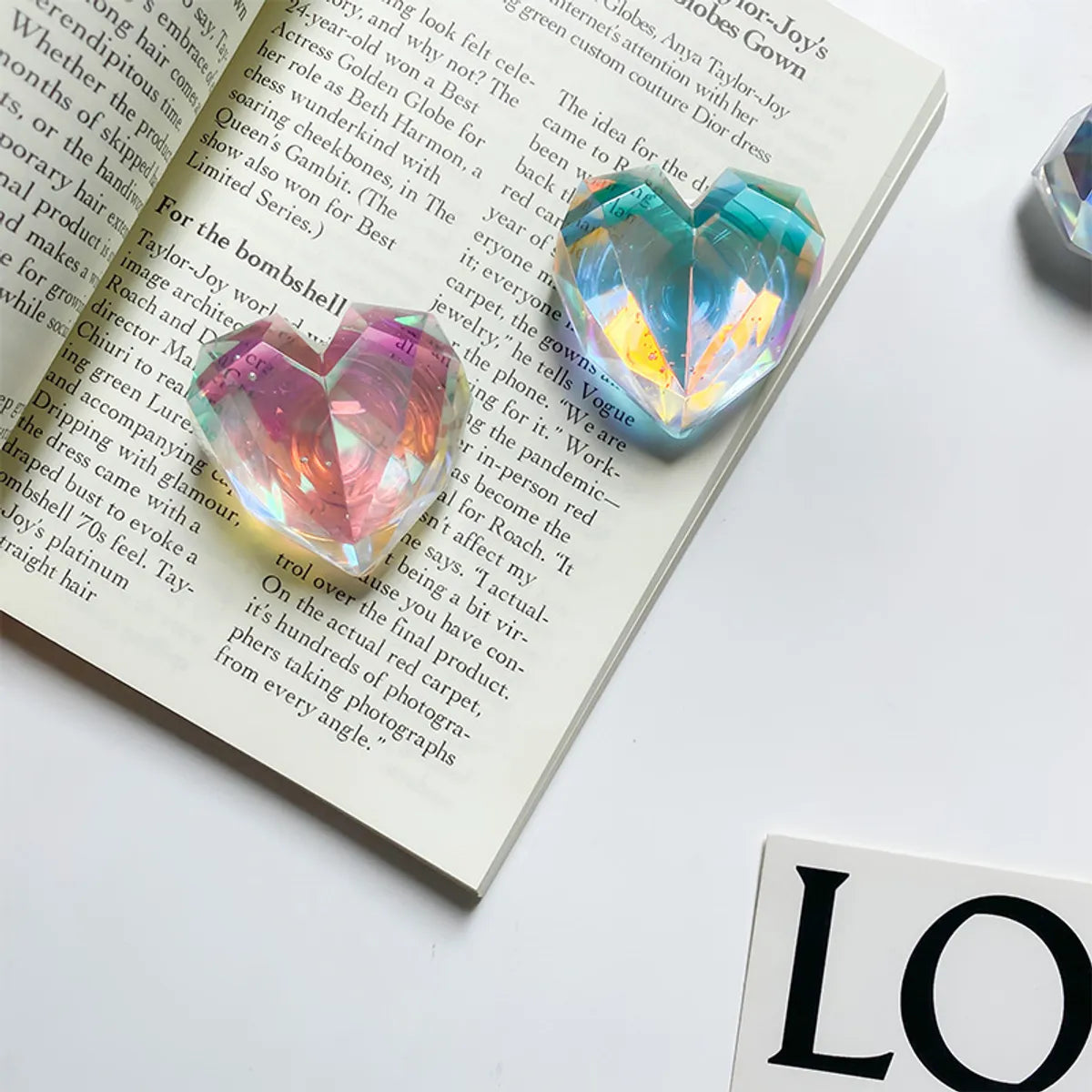 Ins Style Laser Love Creative Colorful Paste Retractable Mobile Phone Holder