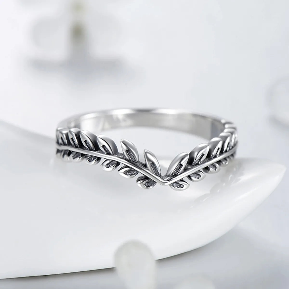 Ins Style Simple Style Leaves Sterling Silver Plating Inlay Zircon Rings