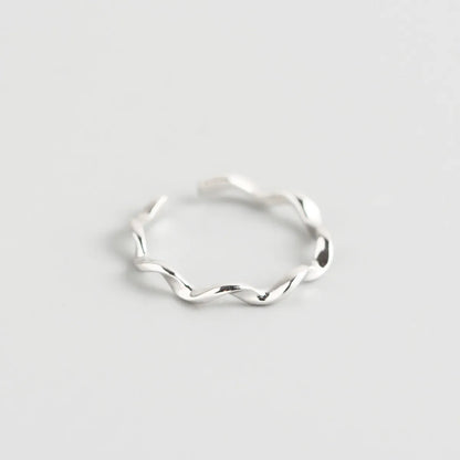 Japanese And Korean Style S925 Sterling Silver Ins Style Geometric Twisted Mobius Very Simple And Fine Little Finger Ring All-Match Silver Ring Bracelet