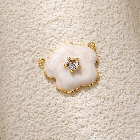 Jewelry Accessories Copper Plated Gold Flower Pendant Necklace With Sweet Style