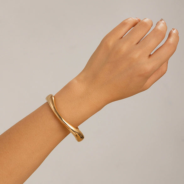 Jewelry Alloy Geometric Electroplated Asymmetrical Spiral Pendant Necklace And Bracelet
