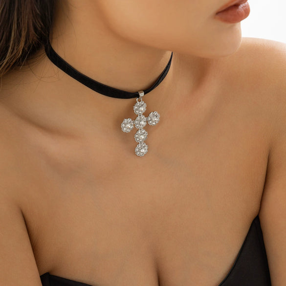 Jewelry Alloy Pendant Necklace With Geometric Pattern And Diamond For Women