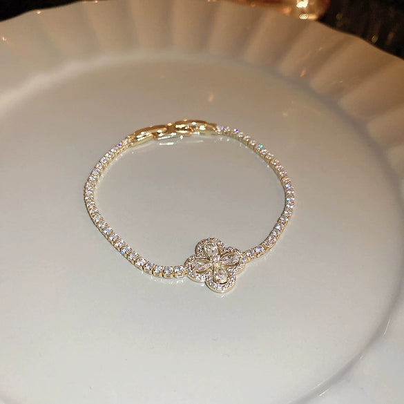 Jewelry Alloy Sweet Sakura Leaves Shaped Bracelet Microinlaid Zircon Set With Diamonds Fashion Style