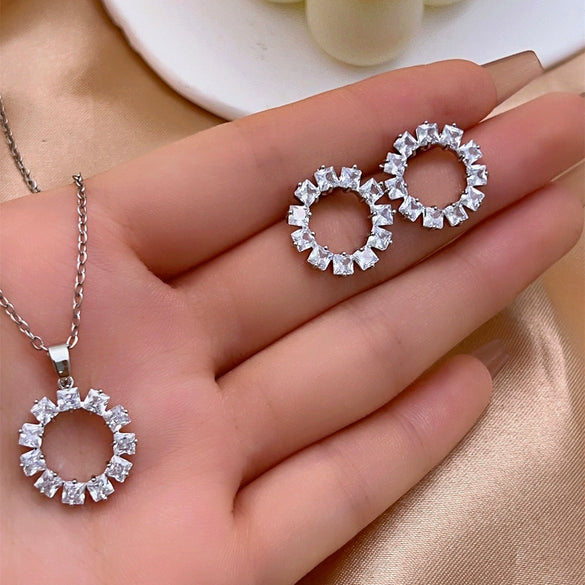 Jewelry Copper Necklace With Geometric Design And Electroplating Treatment For Women