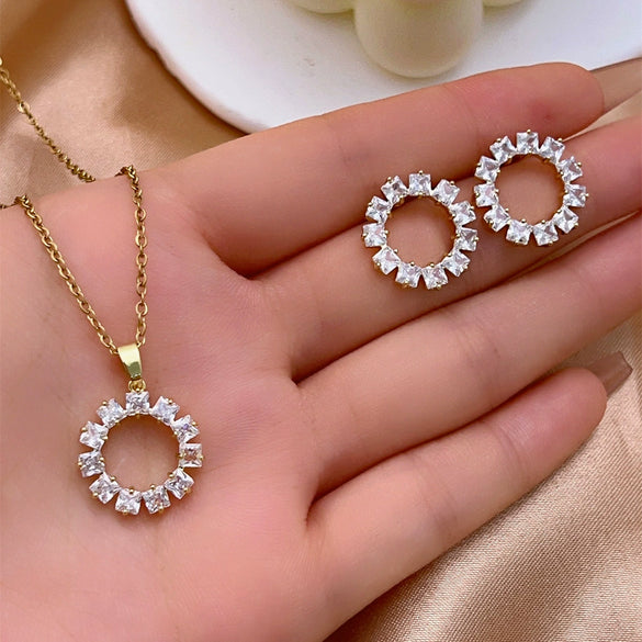 Jewelry Copper Necklace With Geometric Design And Electroplating Treatment For Women