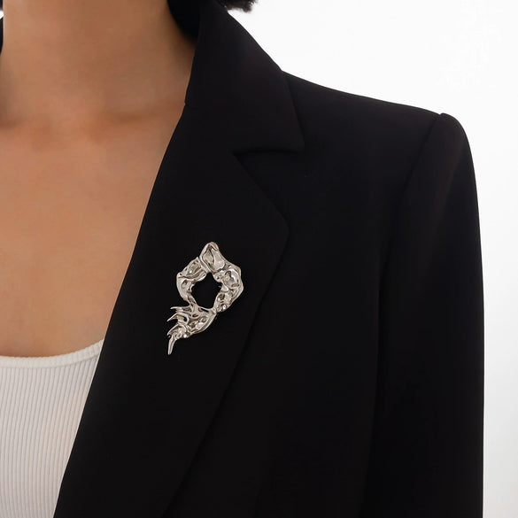 Jewelry Hollow Irregular Alloy Brooch With Hemp Pattern Electroplating And Minimalist Style