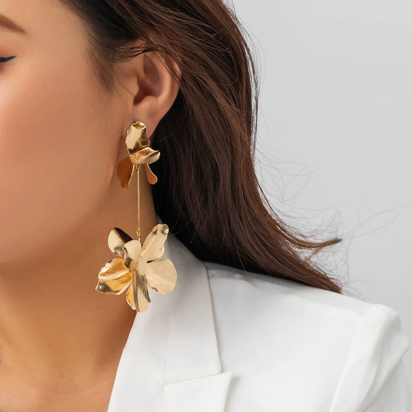 Jewelry Imitation Pearl Geometric Leaf Pleated Electroplated Women's Earrings