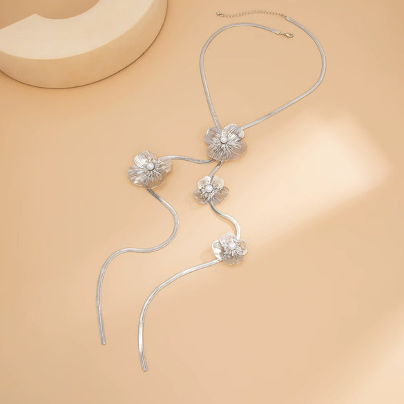 Jewelry Iron Flower Pendant Long Clavicle Chain Necklace With Electroplating And Versatile Style