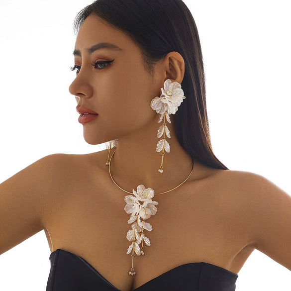 Jewelry Iron Plastic Flower Clavicle Chain Simple Style Electroplating