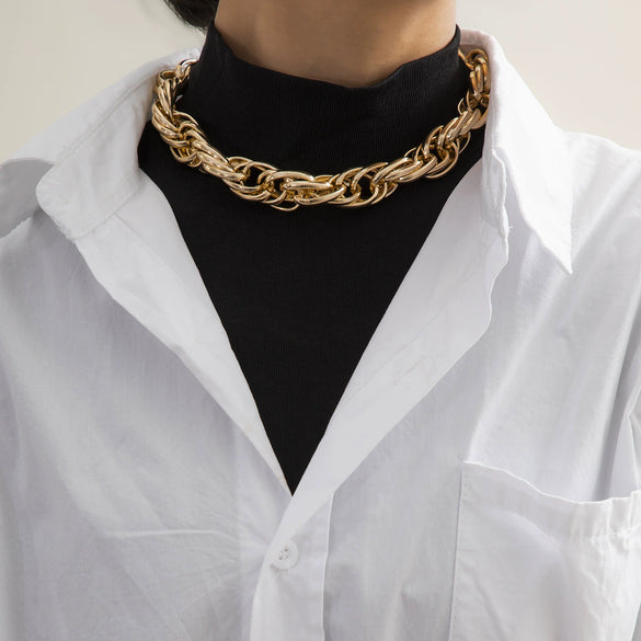 Jewelry Metal Geometric Twist Chain Aluminum Pendant Electroplating Old Money Style Necklace For Women