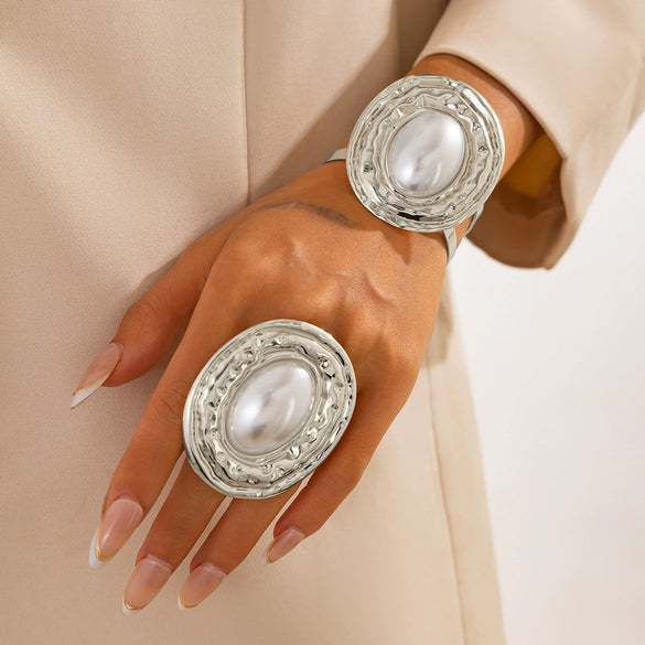 Jewelry Metallic Oval Bracelet Iron Imitation Pearl Inlaid Light Luxury Style Electroplated