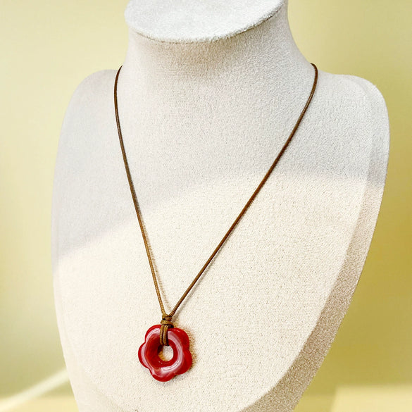 Jewelry Minimalist Dark Red Acrylic Flower Pendant Necklace Electroplated Stainless Steel