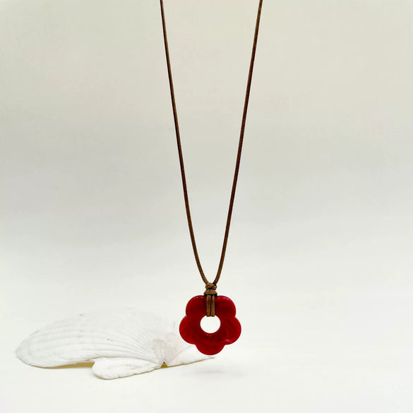 Jewelry Minimalist Dark Red Acrylic Flower Pendant Necklace Electroplated Stainless Steel