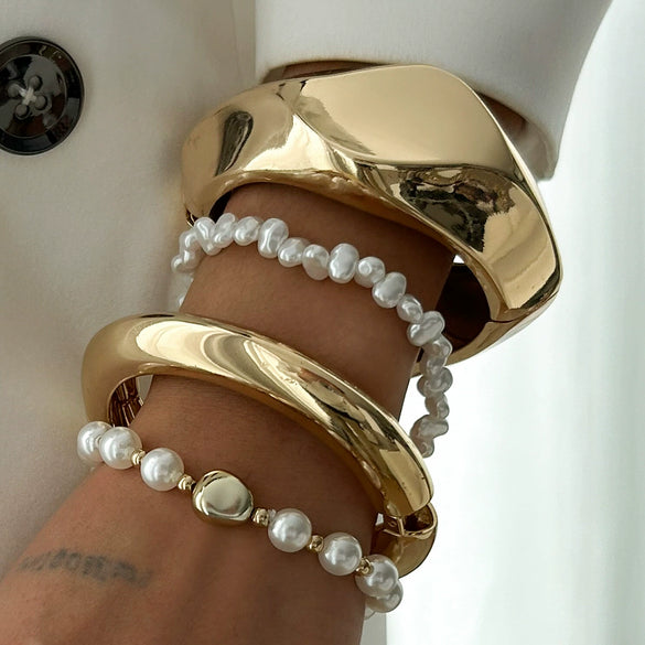 Jewelry Oval Curved Zinc Alloy Light Luxury Style Electroplated Bracelet